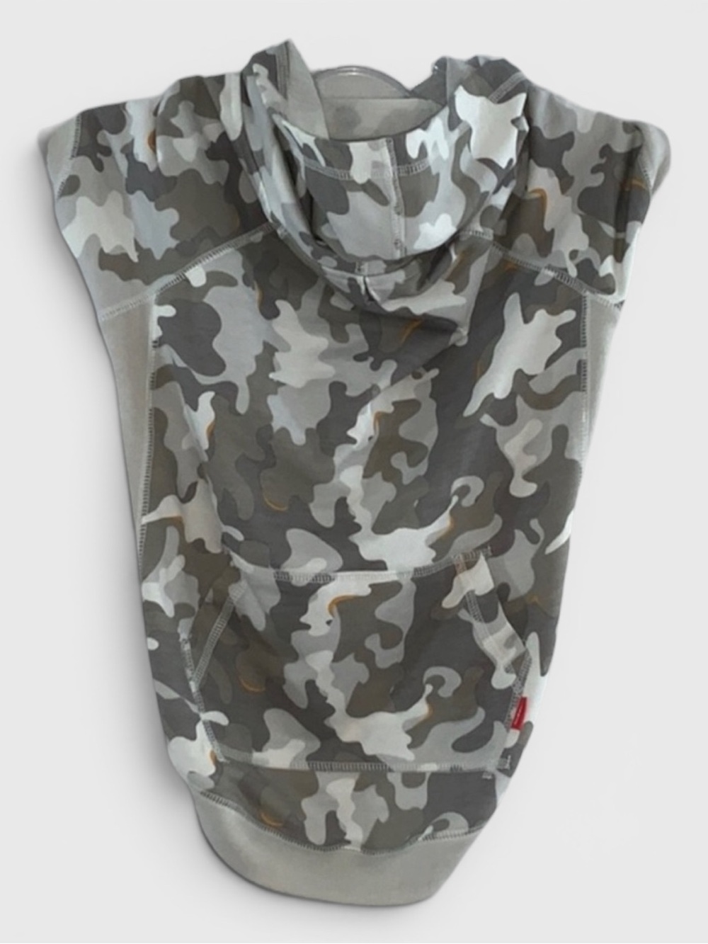 920 10/$50🏄🏻♀️ Reddy Camouflage Small Dog Hoodie